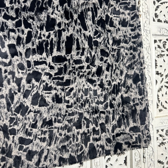 Vintage Louben Black & Gray All Over Print Fuzzy Faux Fur Style Pencil Skirt - Picture 3 of 7